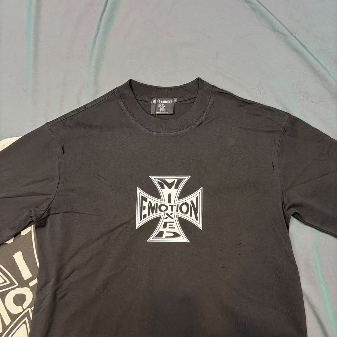 Mixed Emotion Star Graphic T-Shirt