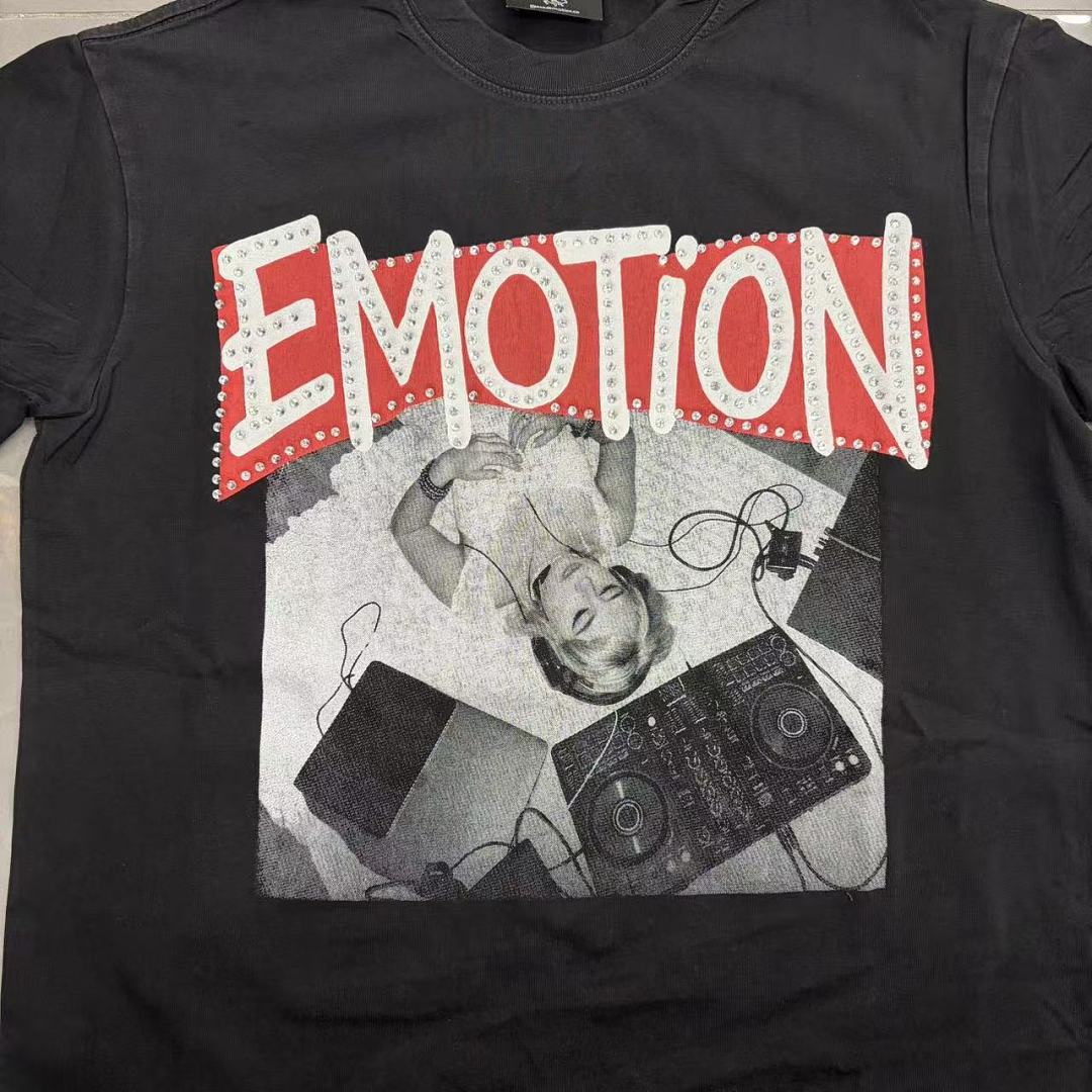 Mixed Emotion Washed Graphic T-Shirt
