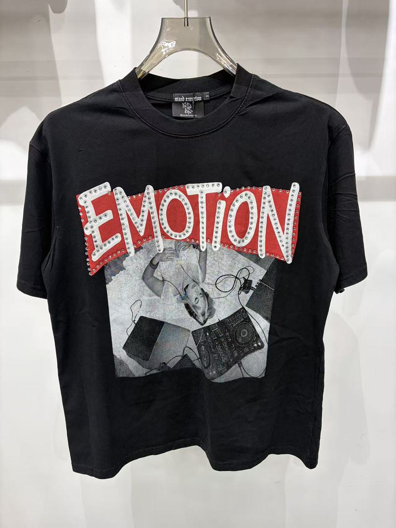 Mixed Emotion Washed Graphic T-Shirt